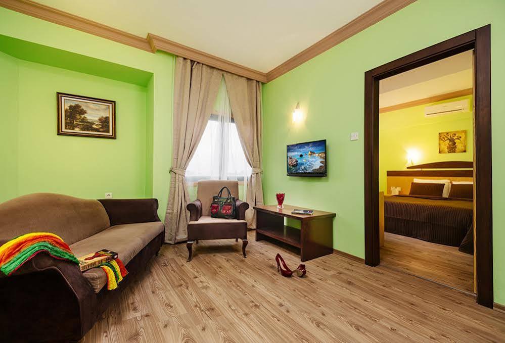City Royal Hotel And Casino Никосия Экстерьер фото