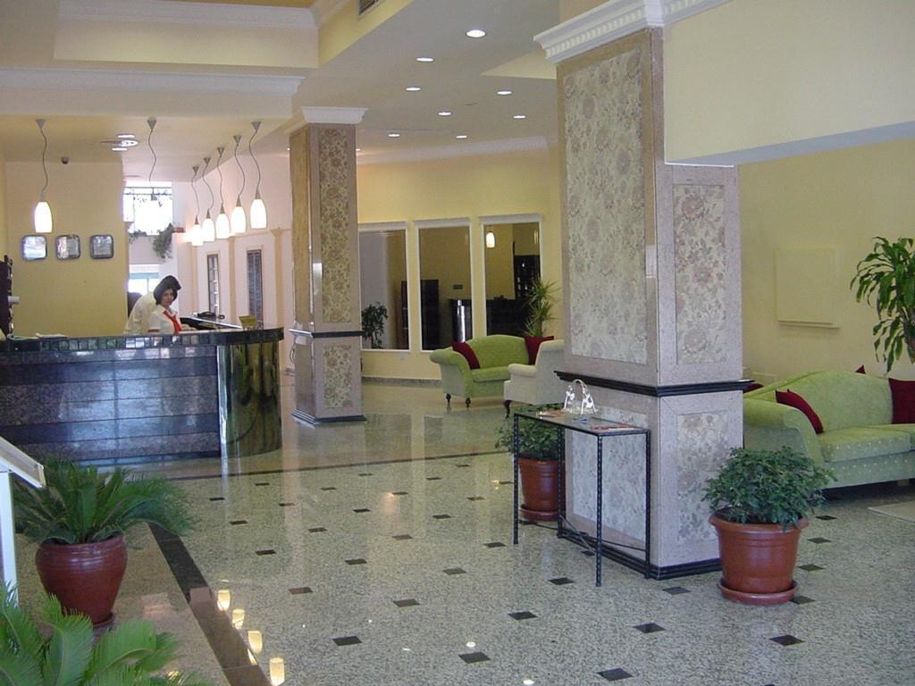 City Royal Hotel And Casino Никосия Экстерьер фото