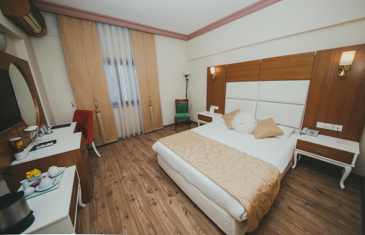 City Royal Hotel And Casino Никосия Экстерьер фото