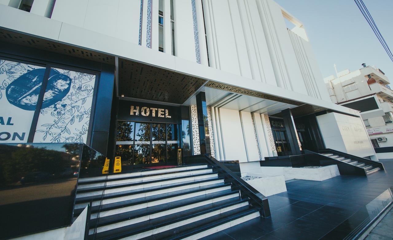 City Royal Hotel And Casino Никосия Экстерьер фото