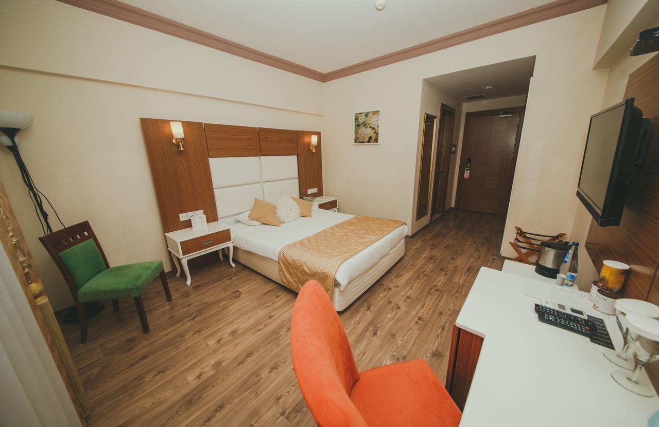 City Royal Hotel And Casino Никосия Экстерьер фото